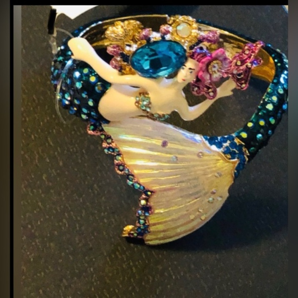 Beautiful mermaid bejeweled precious stone bangle bracelet new